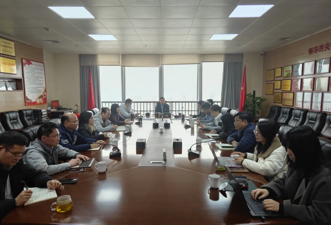 华鸿水务集团专题学习民营企业家座谈会重要精神 华鸿水务集团专题学习民营企业家座谈会重要精神